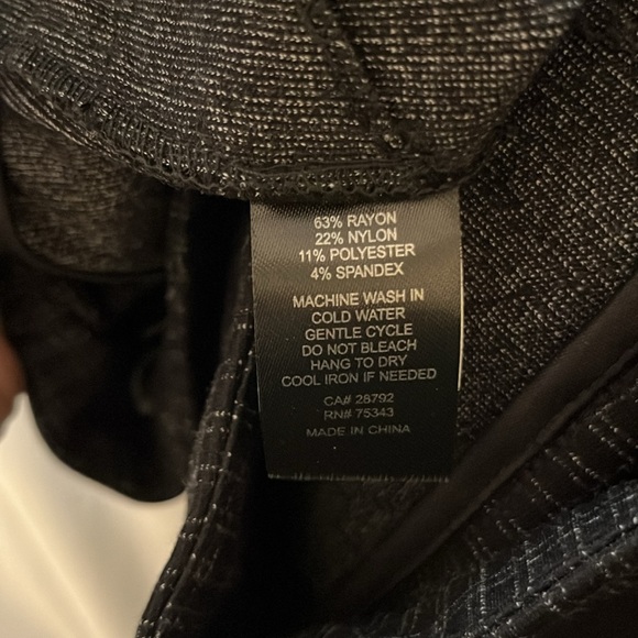 Flattering and fun black patterned zipper flat front slacks - Picture 5 of 13